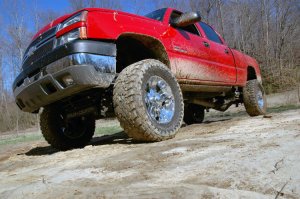 GMC Sierra 2500 HD Suspension Lift Kit - Rough Country - 6 Inch, V2 - '01-'10